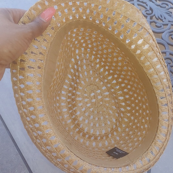 NWOT ladies gorgeous straw hat! - Picture 3 of 3
